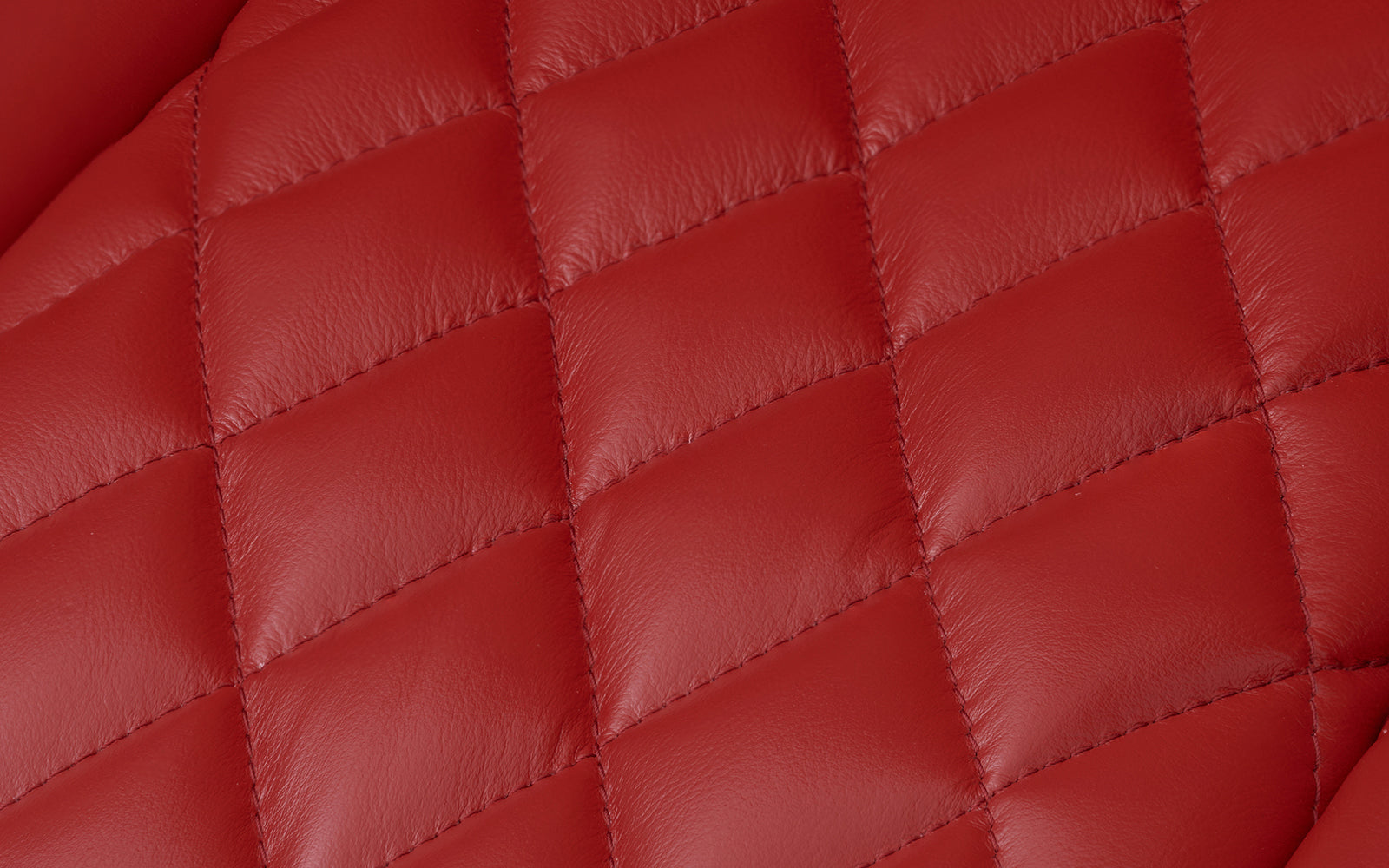 Diamond-quilted red top-grain leather texture for comfiroom home theater seating #Color_Red